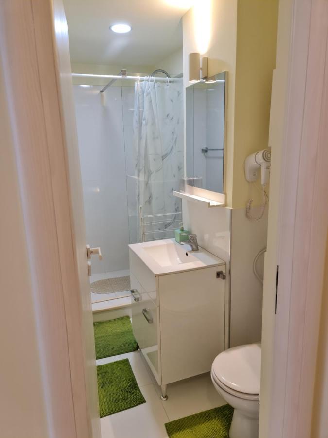 Apartamentul Alb *